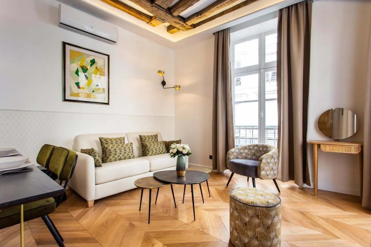 Cmg Residence Republique - Rue Beranger Parijs